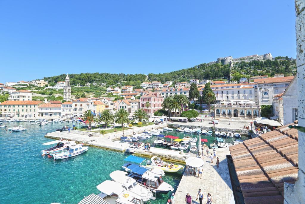 Apartment Lilly With Amazing City View Hvar Town Værelse billede