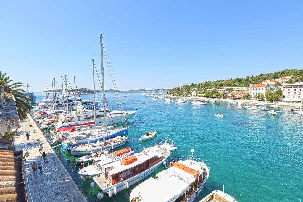 Apartment Lilly With Amazing City View Hvar Town Værelse billede