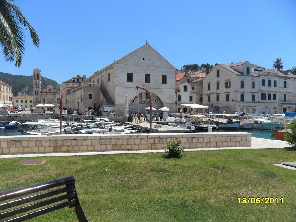 Apartment Lilly With Amazing City View Hvar Town Værelse billede