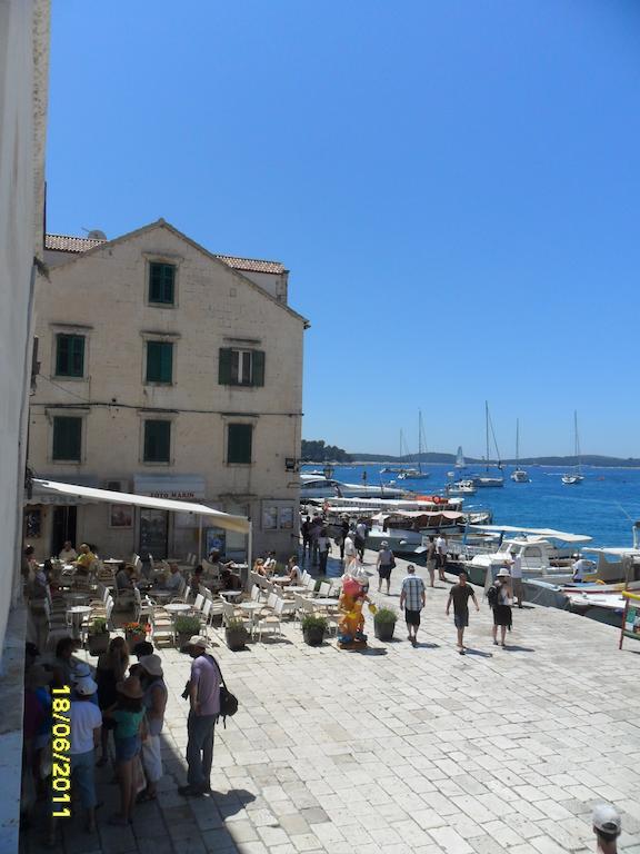 Apartment Lilly With Amazing City View Hvar Town Værelse billede