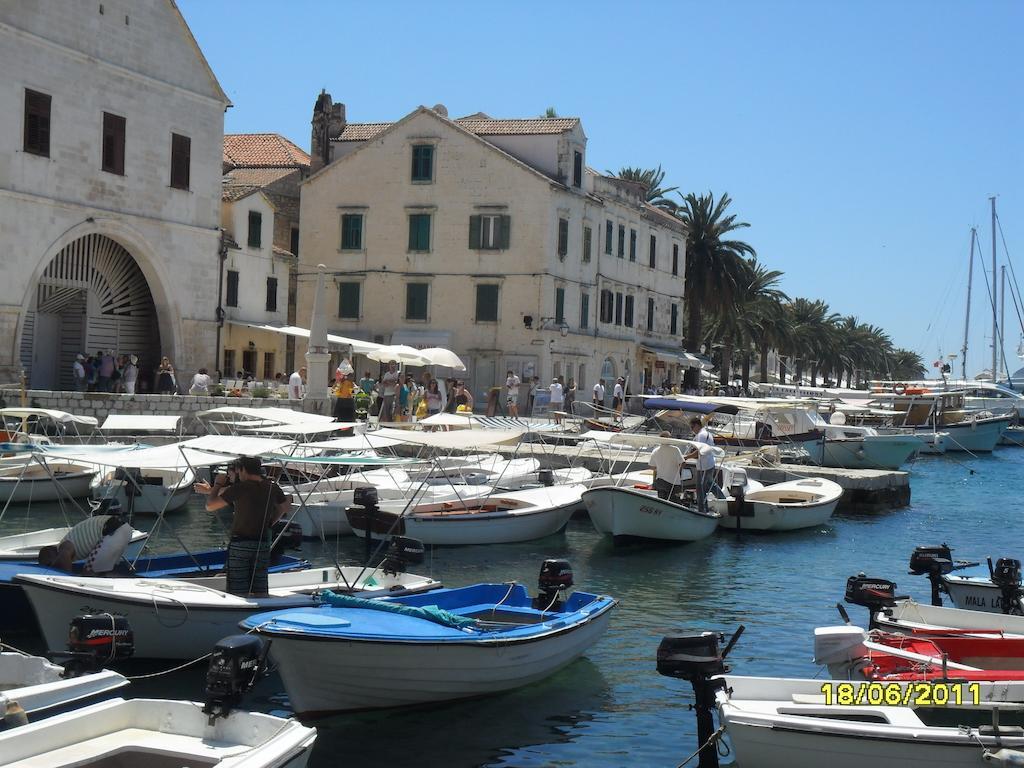 Apartment Lilly With Amazing City View Hvar Town Værelse billede